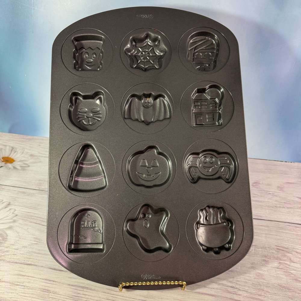 Wilton Halloween Muffin Pan 12 Cavity Non-Stick Cookie Baking Spooky Baking Mold